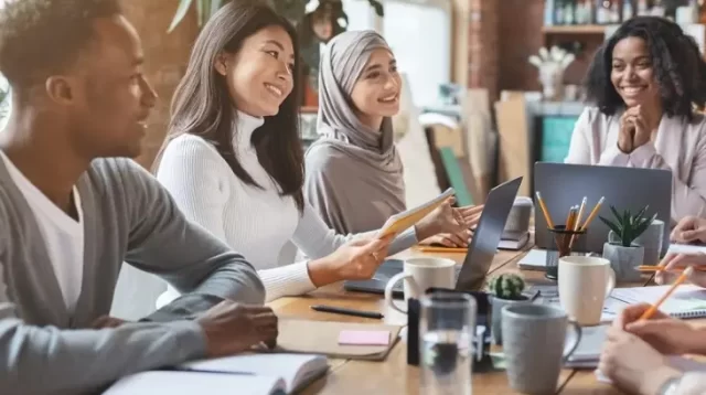 Budaya Perusahaan vs Produktivitas: Bagaimana Lingkungan Kerja Memengaruhi Kinerja?