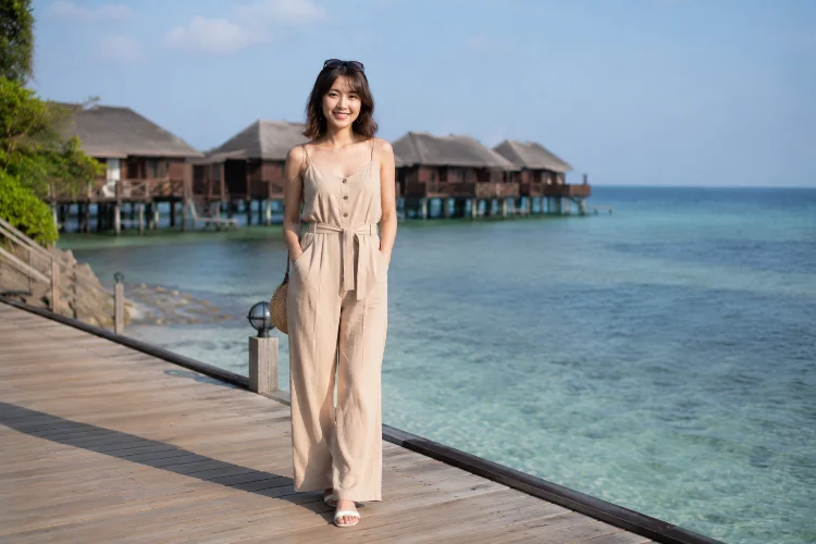 Jumpsuit untuk Traveler yang Tidak Mau Ribet